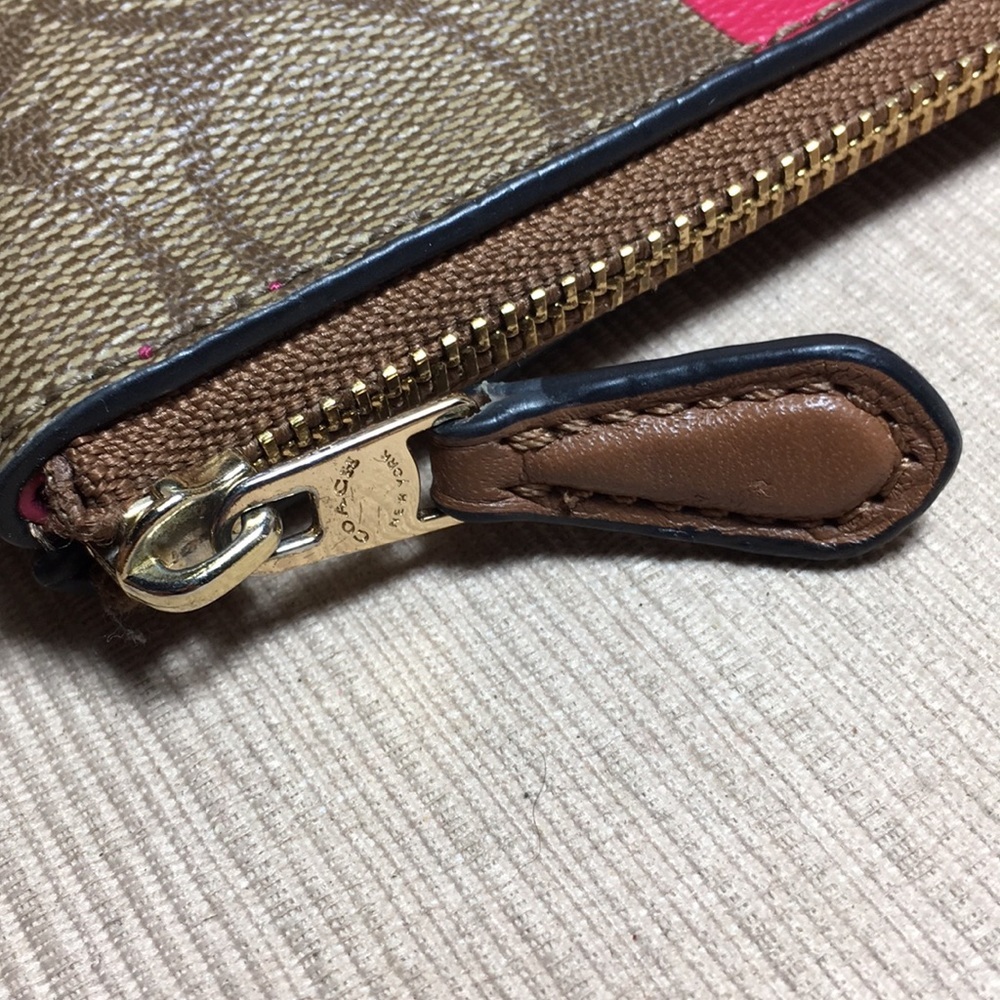 Coach wristlet - Picture 6 of 8